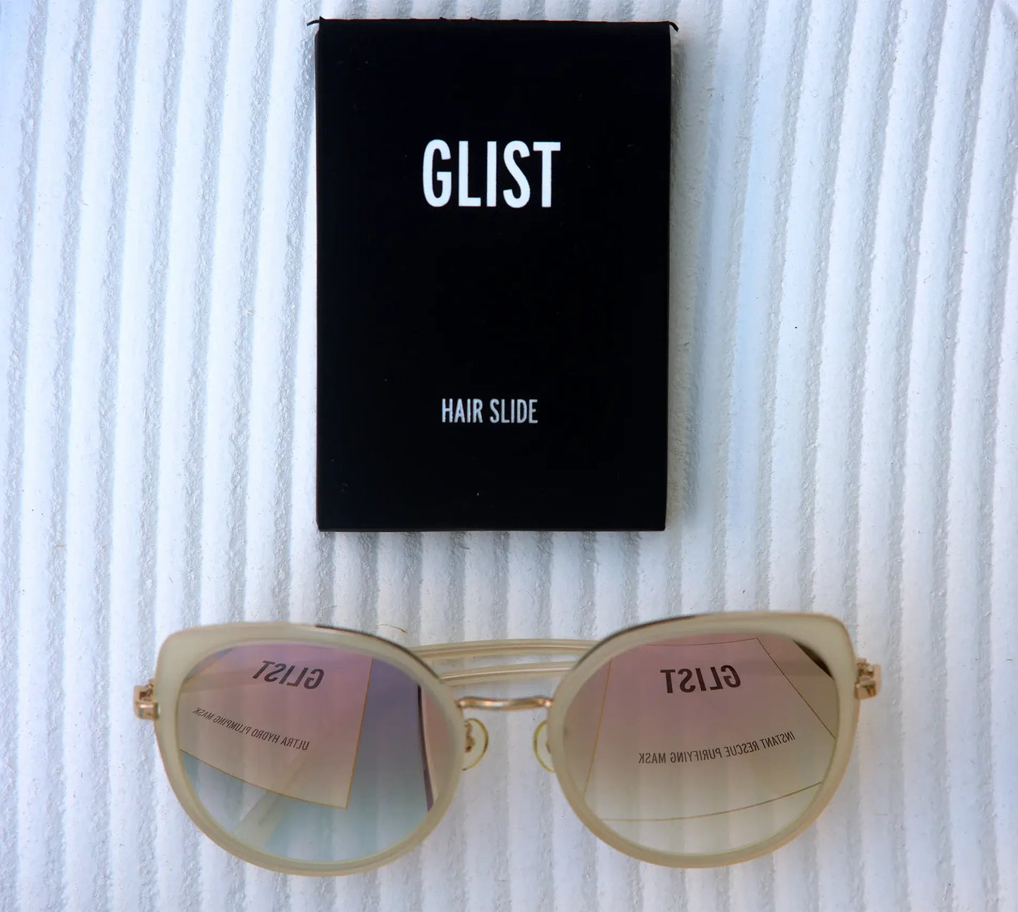 Product Mockup GLIST Pack Shot and Glasses